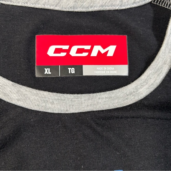 Colorado Avalanche Long Sleeve T-Shirt, XL. - Picture 4 of 7